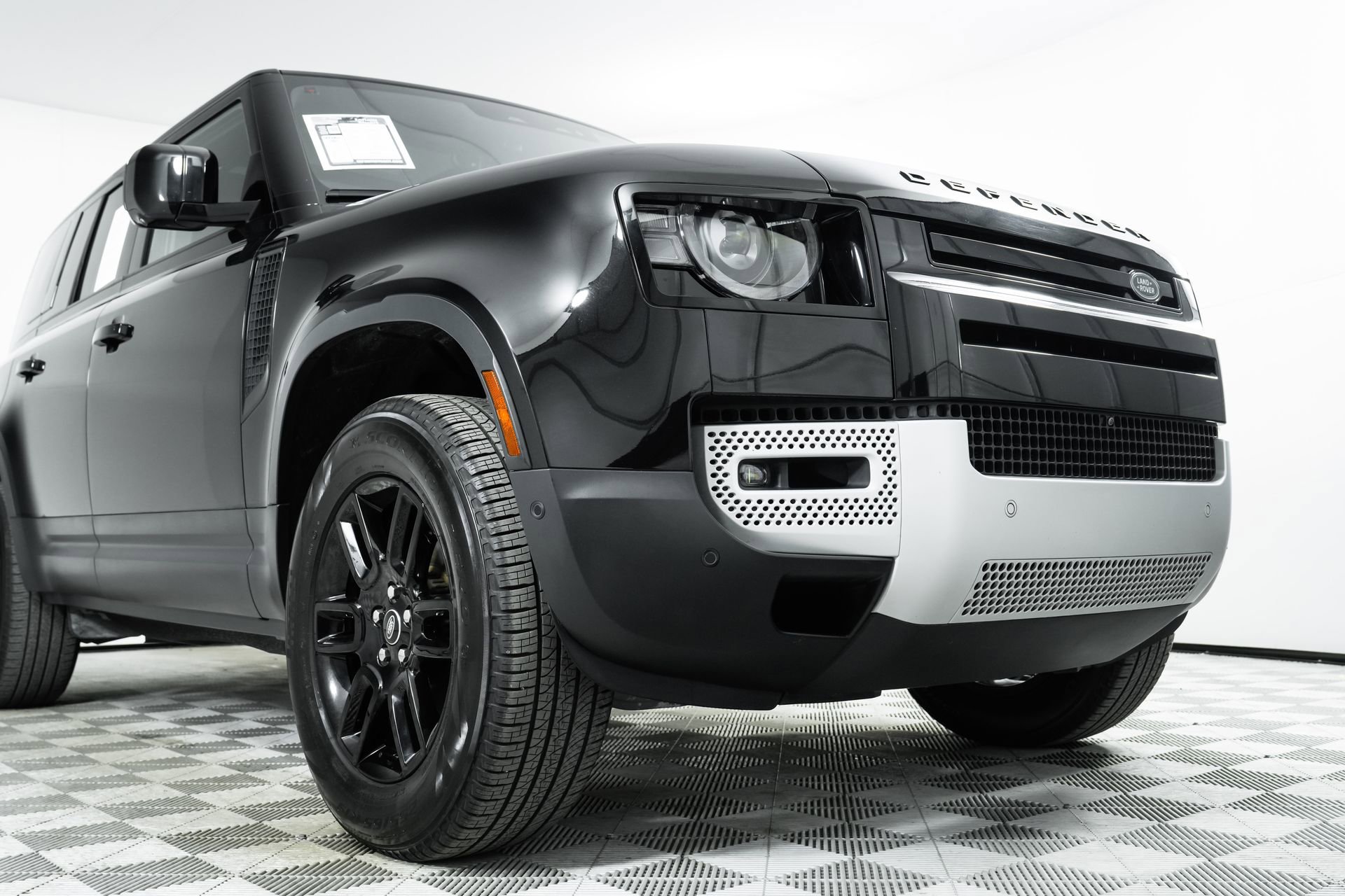 Used 2025 Land Rover Defender 110 S image 62