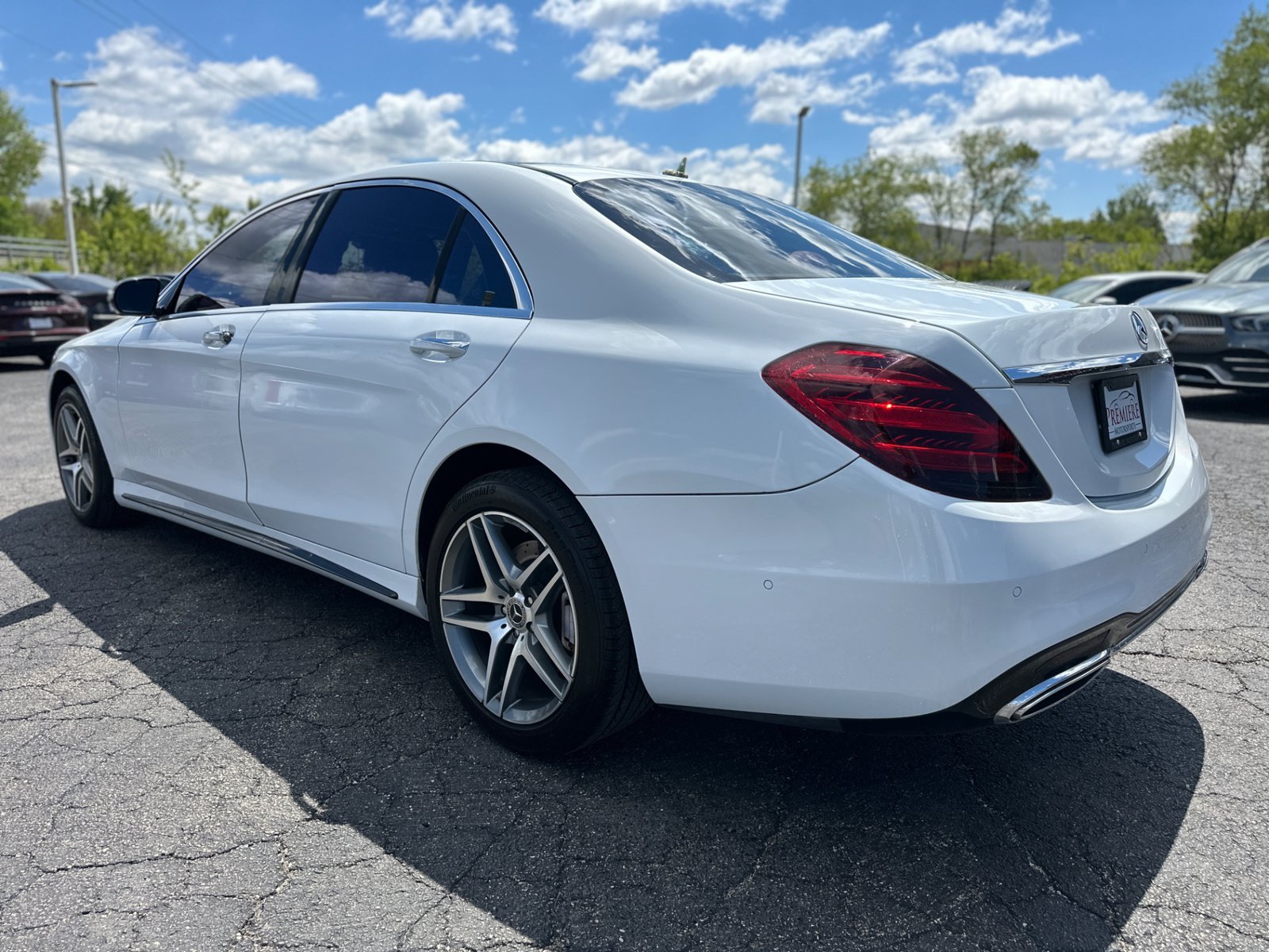Used 2018 Mercedes-Benz S 560 4MATIC Sedan w/ AMG Line Exterior image 3