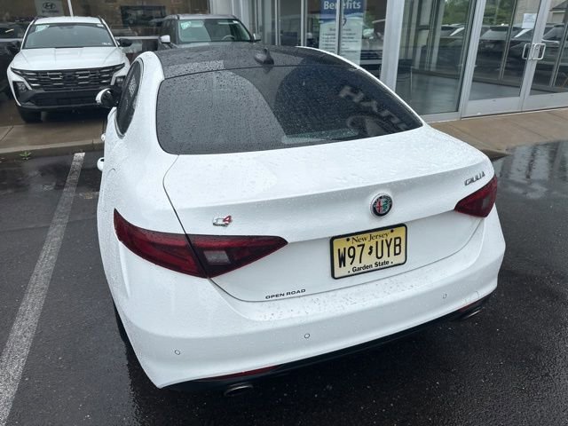 Used 2018 Alfa Romeo Giulia AWD image 9