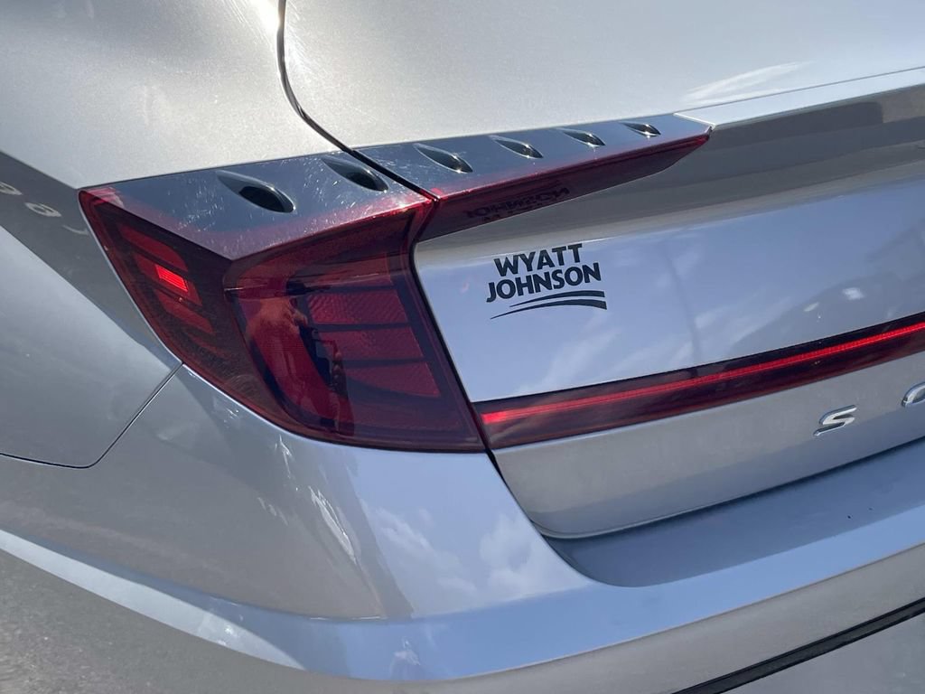 Used 2023 Hyundai Sonata SEL w/ Convenience Package FWD image 12