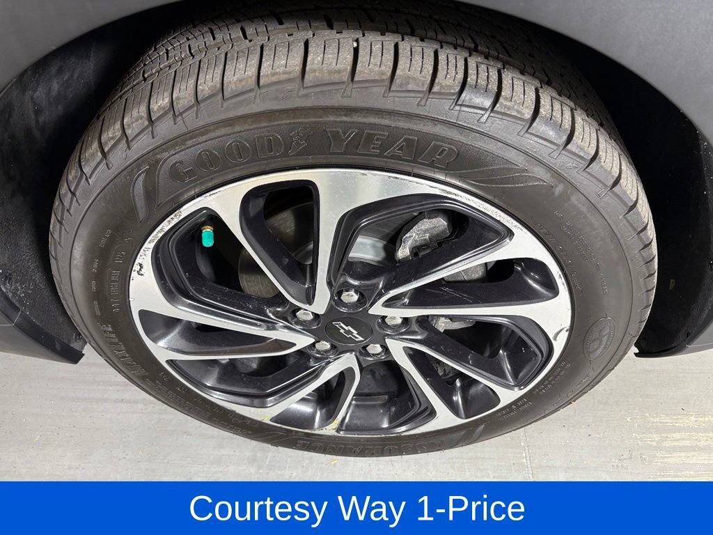 Used 2022 Chevrolet Bolt EUV Premier w/ Sun & Sound Package FWD image 13