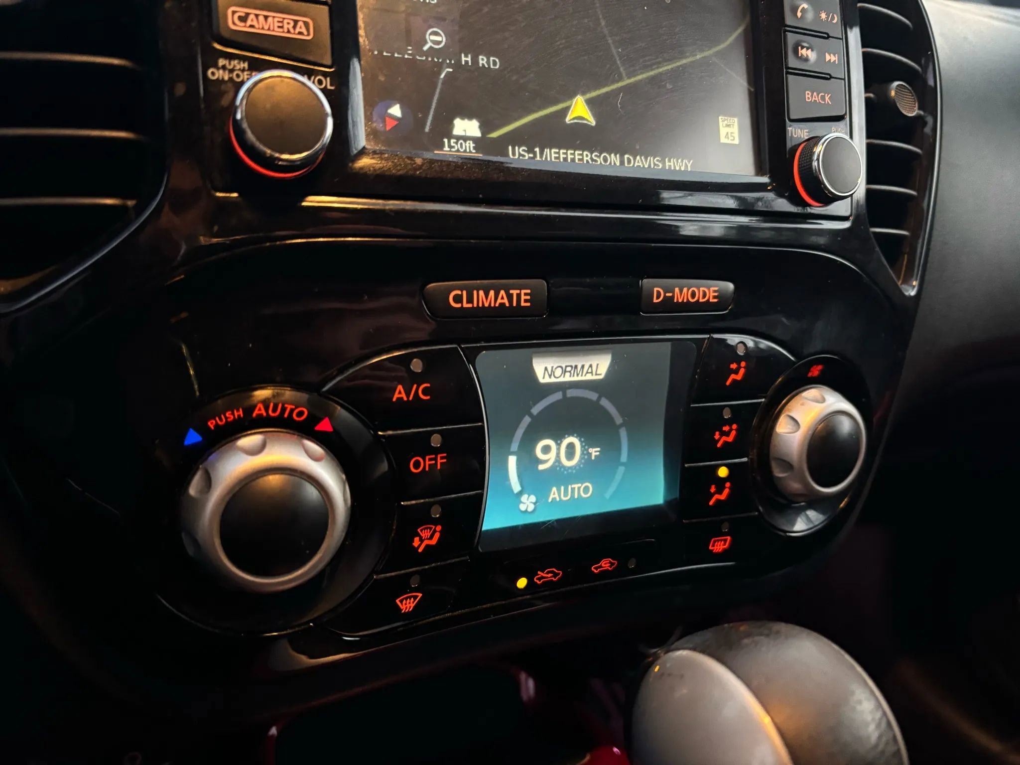 Used 2016 Nissan Juke SL image 27