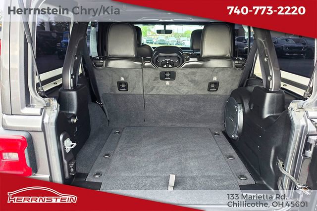 Used 2022 Jeep Wrangler Unlimited Sahara AWD/4WD image 26