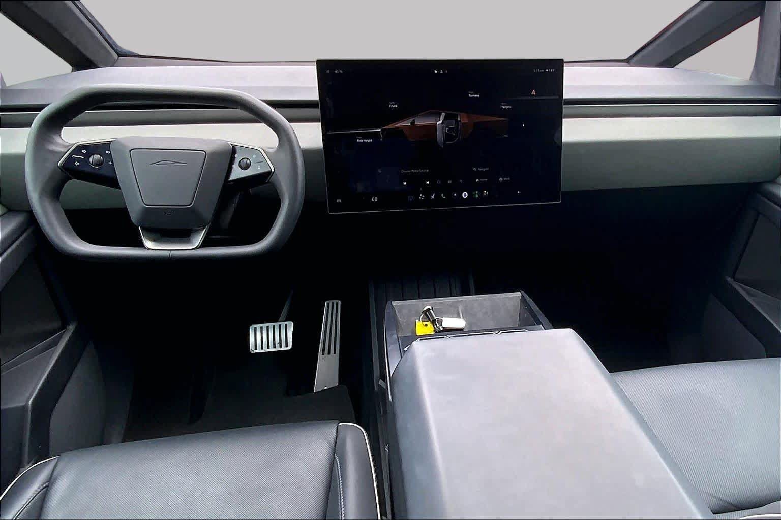 Used 2025 Tesla Cybertruck AWD Crew Cab image 15