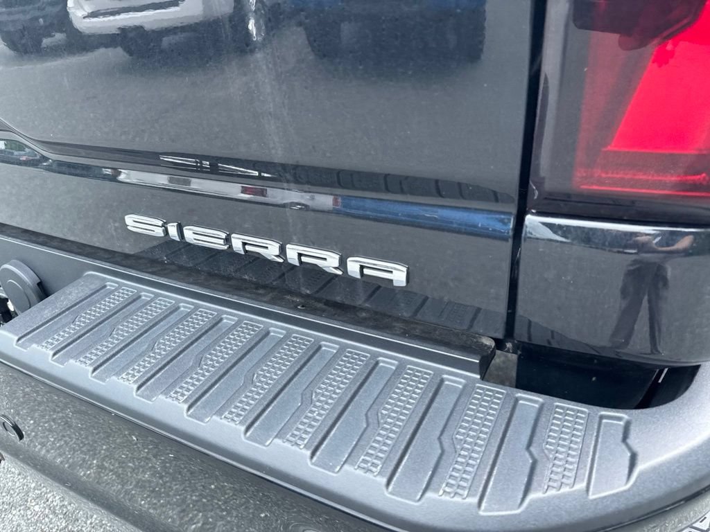 Used 2024 GMC Sierra 3500 Denali Ultimate AWD/4WD image 7