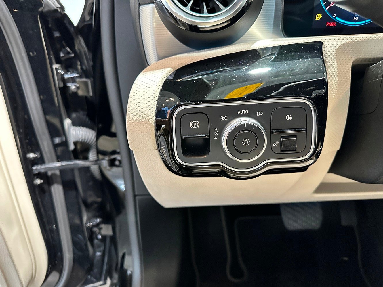 Certified 2022 Mercedes-Benz A 220 4MATIC image 15