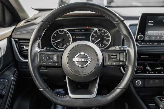 Used 2022 Nissan Rogue SV w/ SV Premium Package image 27