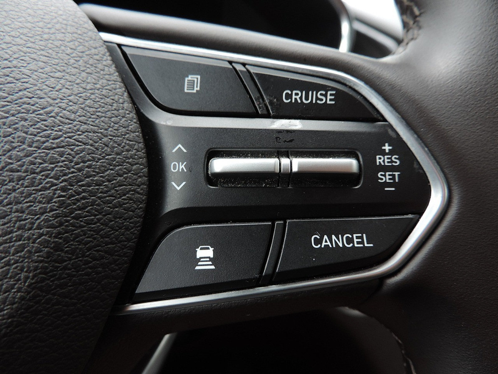 Used 2020 Hyundai Santa Fe Limited FWD image 28