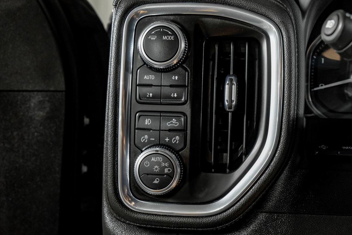 Used 2023 GMC Sierra 3500 Denali w/ Denali Ultimate Package AWD/4WD image 26