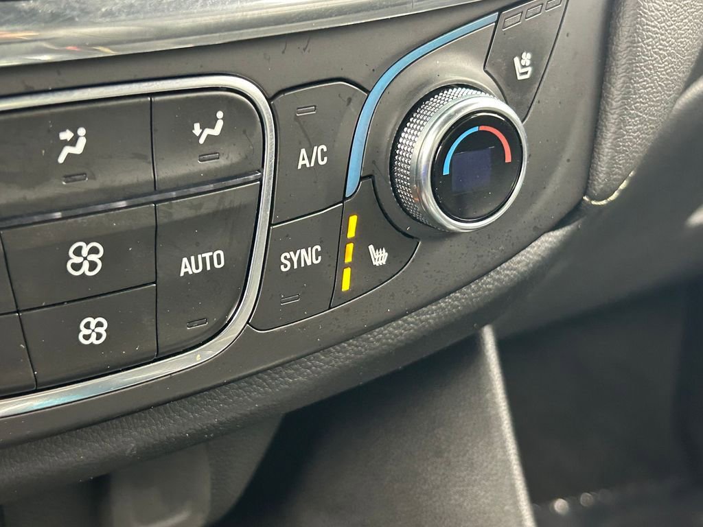 Used 2023 Chevrolet Traverse Premier w/ Redline Edition image 30