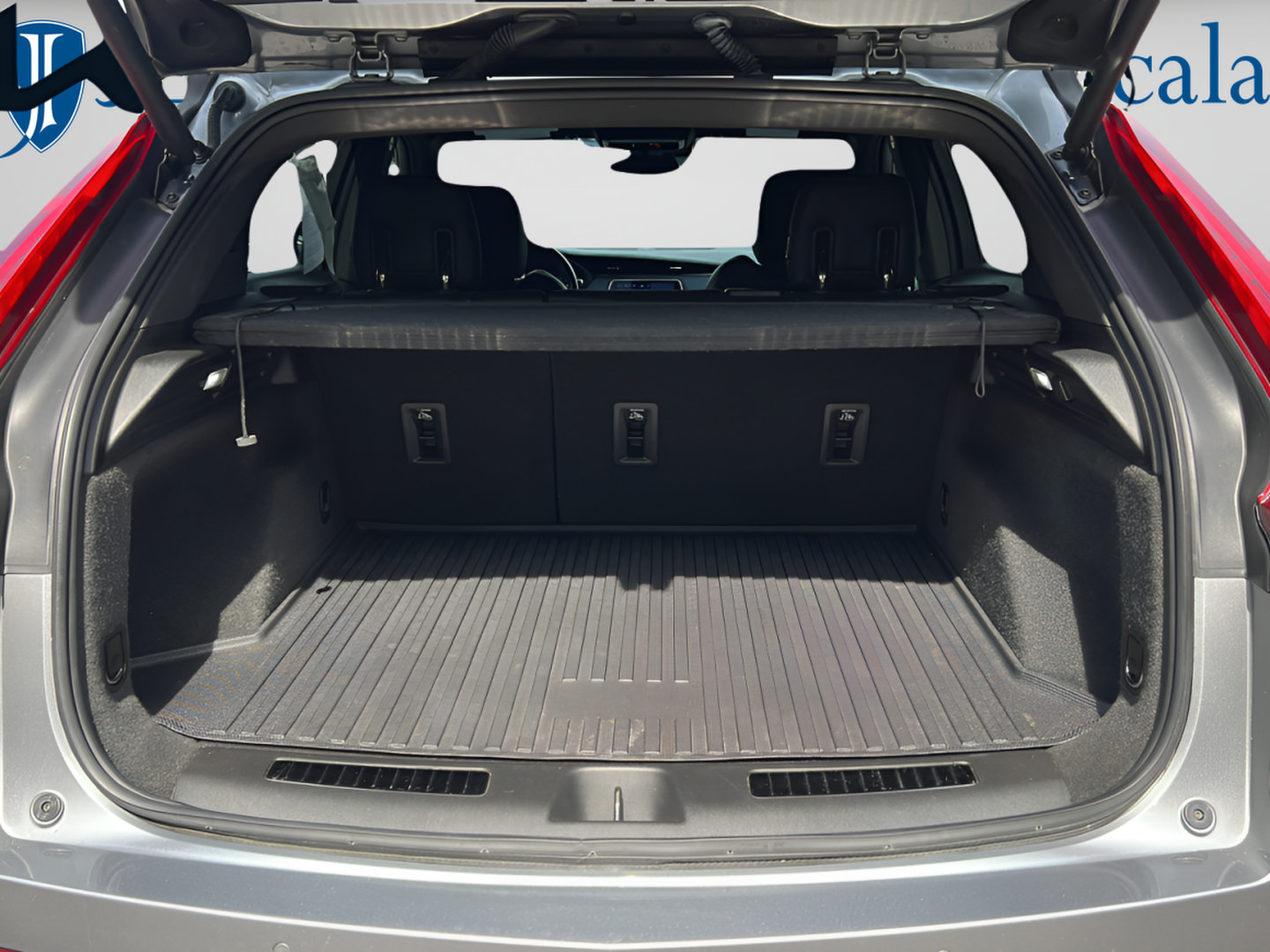Used 2023 Cadillac XT4 Premium Luxury AWD/4WD image 9