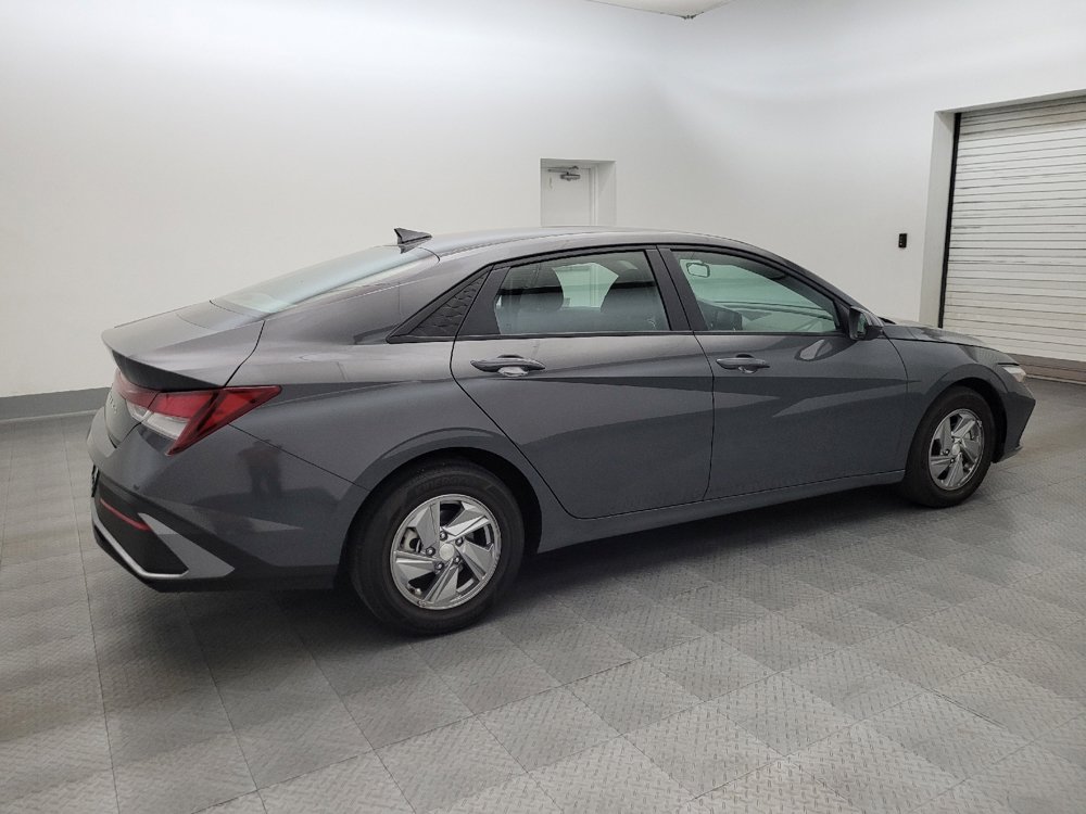 Used 2024 Hyundai Elantra SE FWD image 10