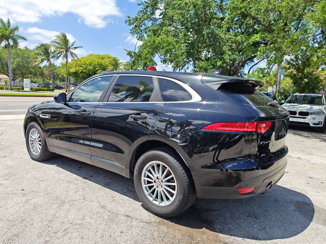 Used 2019 Jaguar F-PACE AWD/4WD image 5