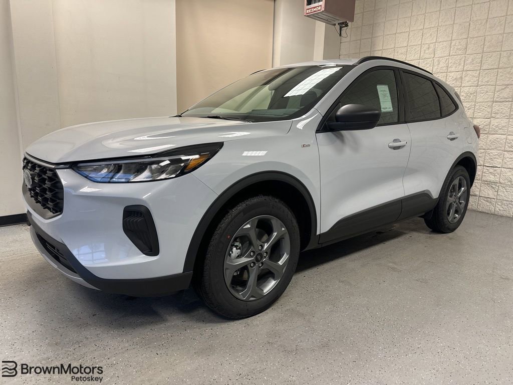 New 2026 Ford Escape ST-Line w/ Tech Pack #1 AWD/4WD image 1
