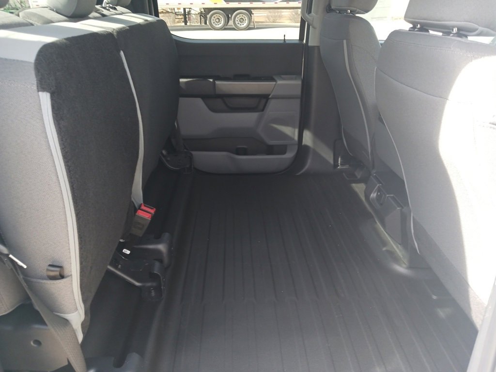 New 2025 Ford F150 XL w/ Equipment Group 103A High image 40