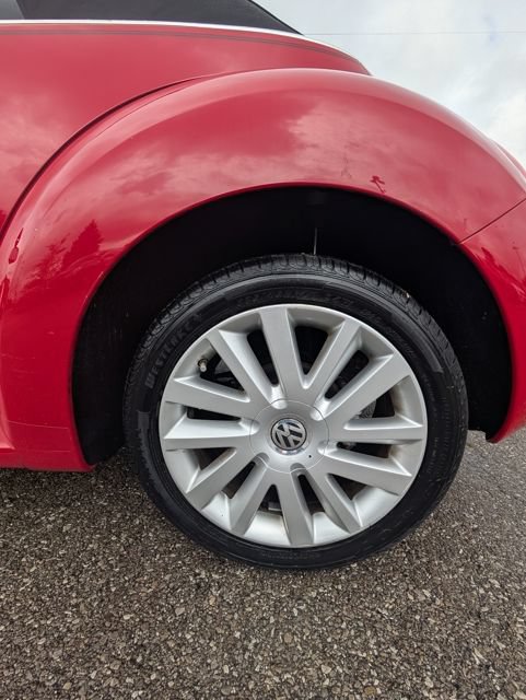 Used 2008 Volkswagen Beetle SE FWD image 18