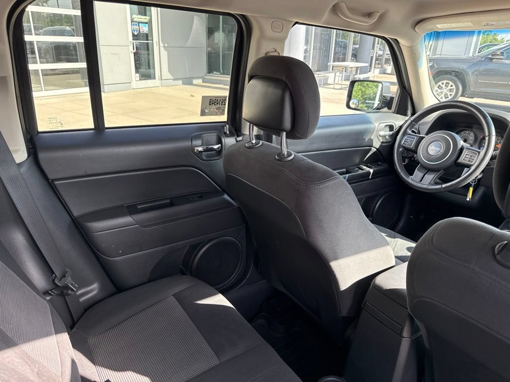 Used 2014 Jeep Patriot Latitude AWD/4WD image 34
