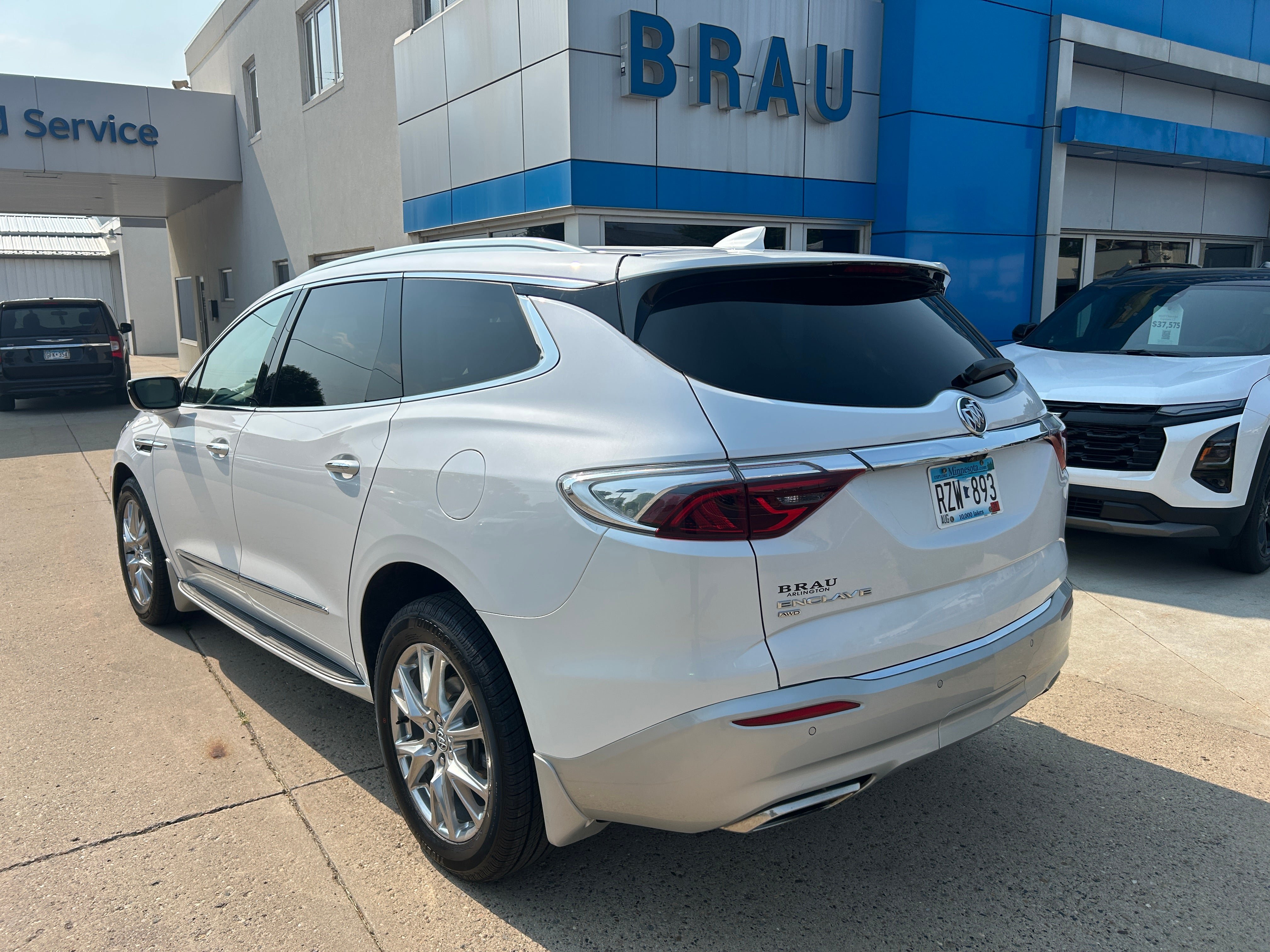 Used 2023 Buick Enclave Premium w/ Experience Buick Package AWD/4WD image 8