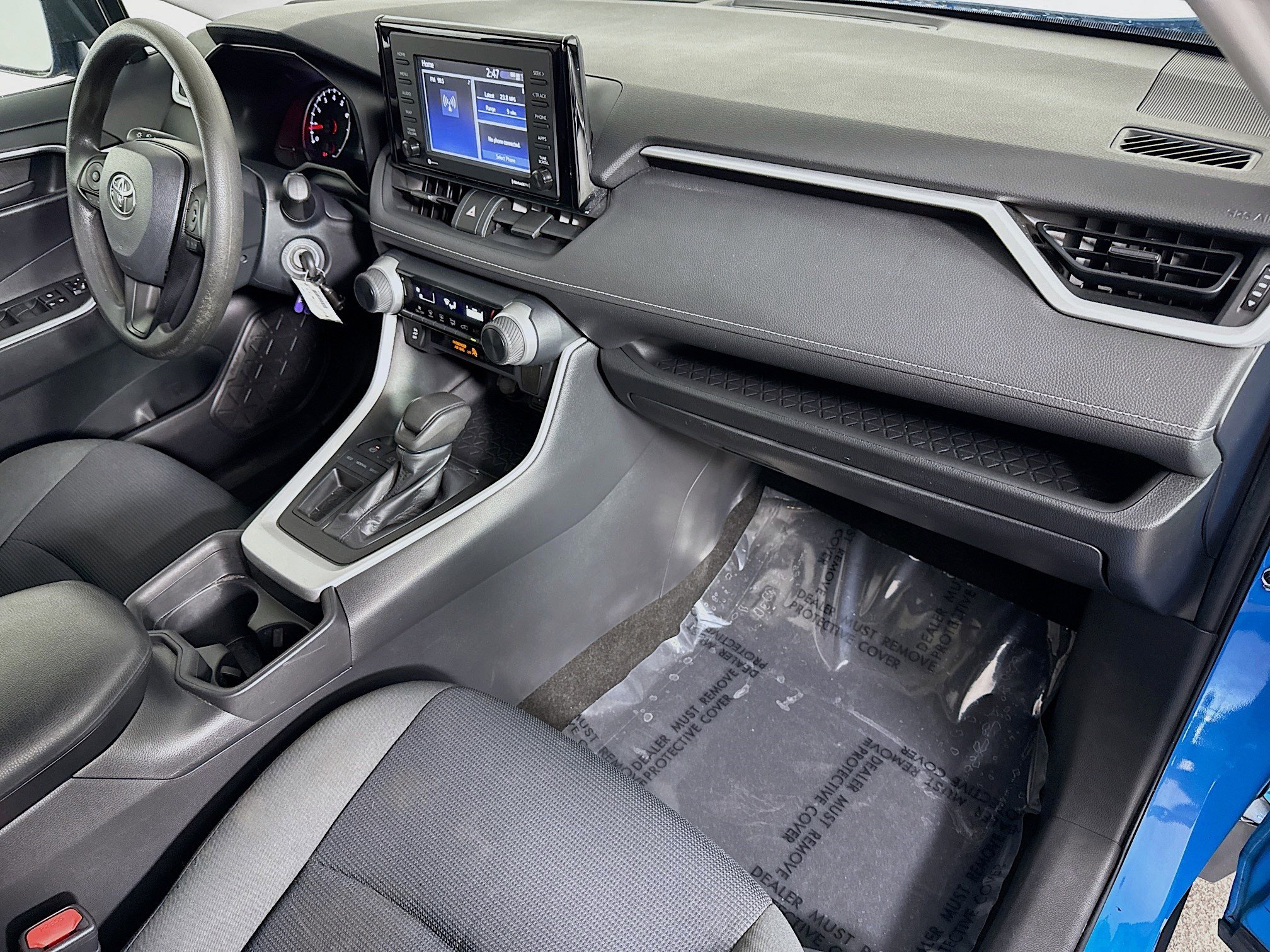 Used 2020 Toyota RAV4 LE image 29