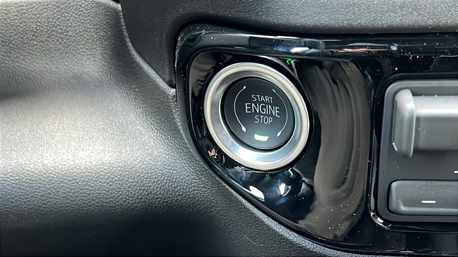 New 2026 Chevrolet Silverado 2500 ZR2 w/ LPO, Dark Essentials Package image 31