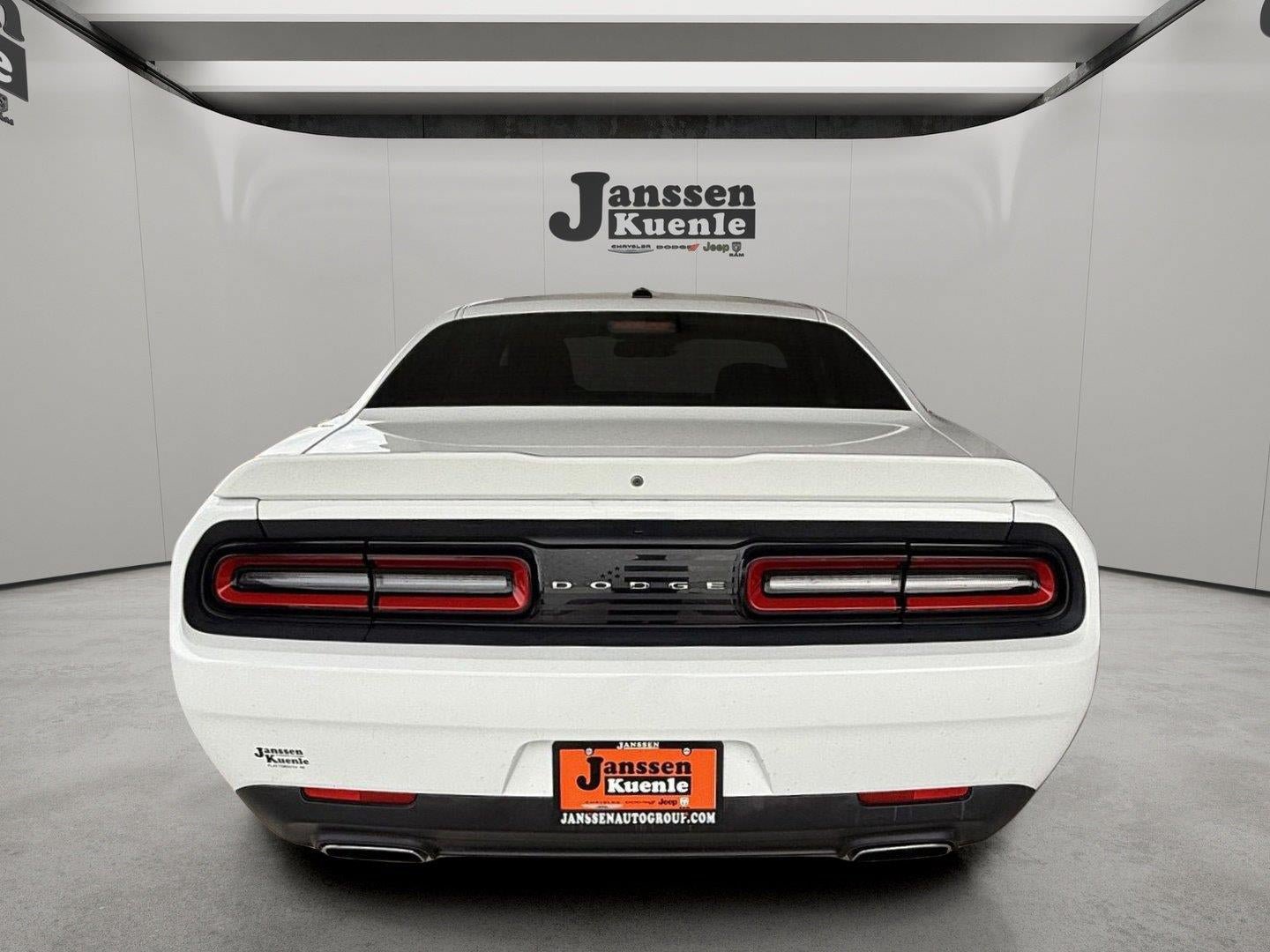Used 2018 Dodge Challenger SXT RWD image 3