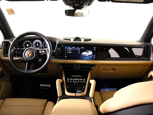 Certified 2025 Porsche Cayenne AWD/4WD image 13