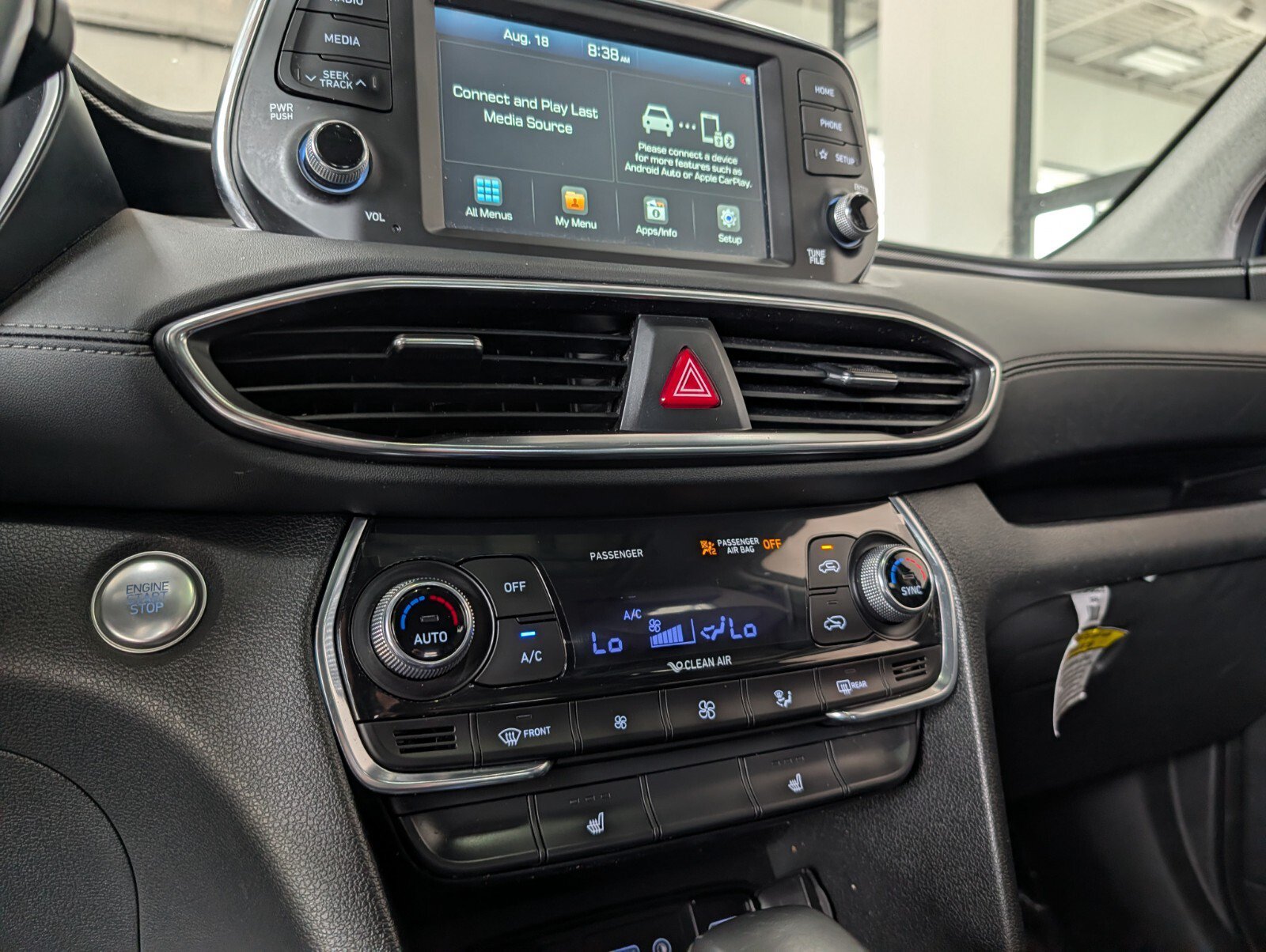 Used 2020 Hyundai Santa Fe SEL w/ Convenience + Premium Package AWD/4WD image 25