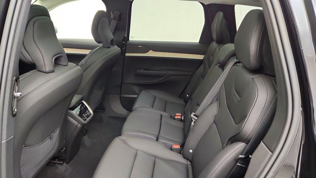 Used 2025 Volvo EX90 Ultra w/ Protection Package Premier AWD/4WD image 21