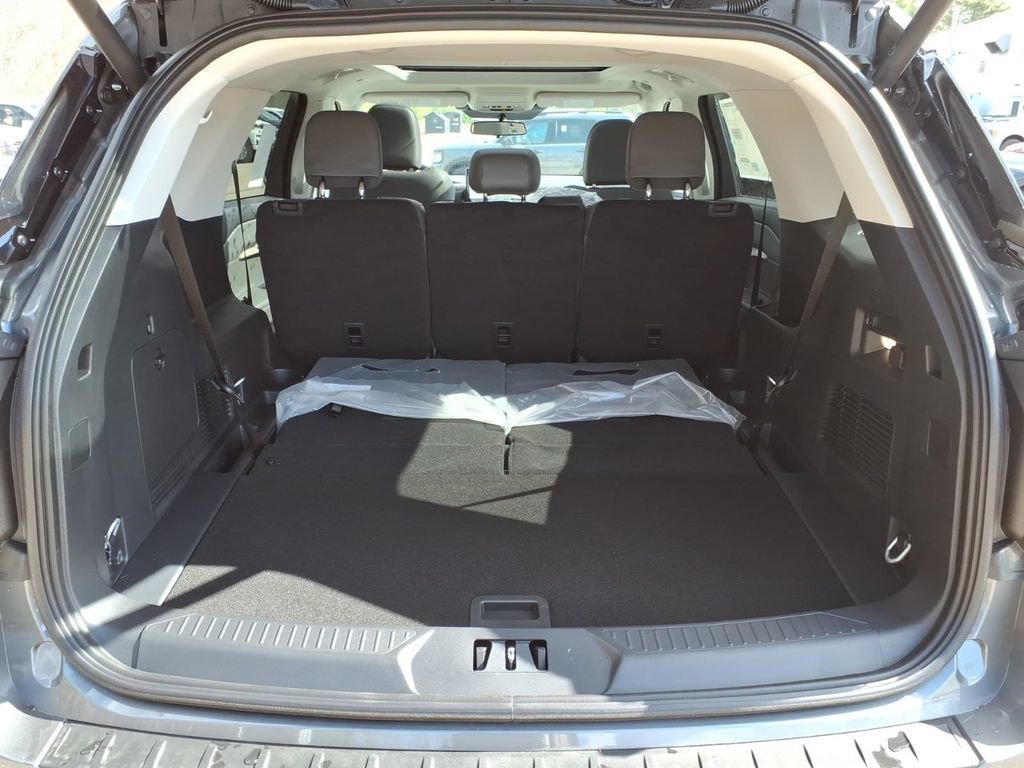 New 2026 Ford Explorer Active image 13