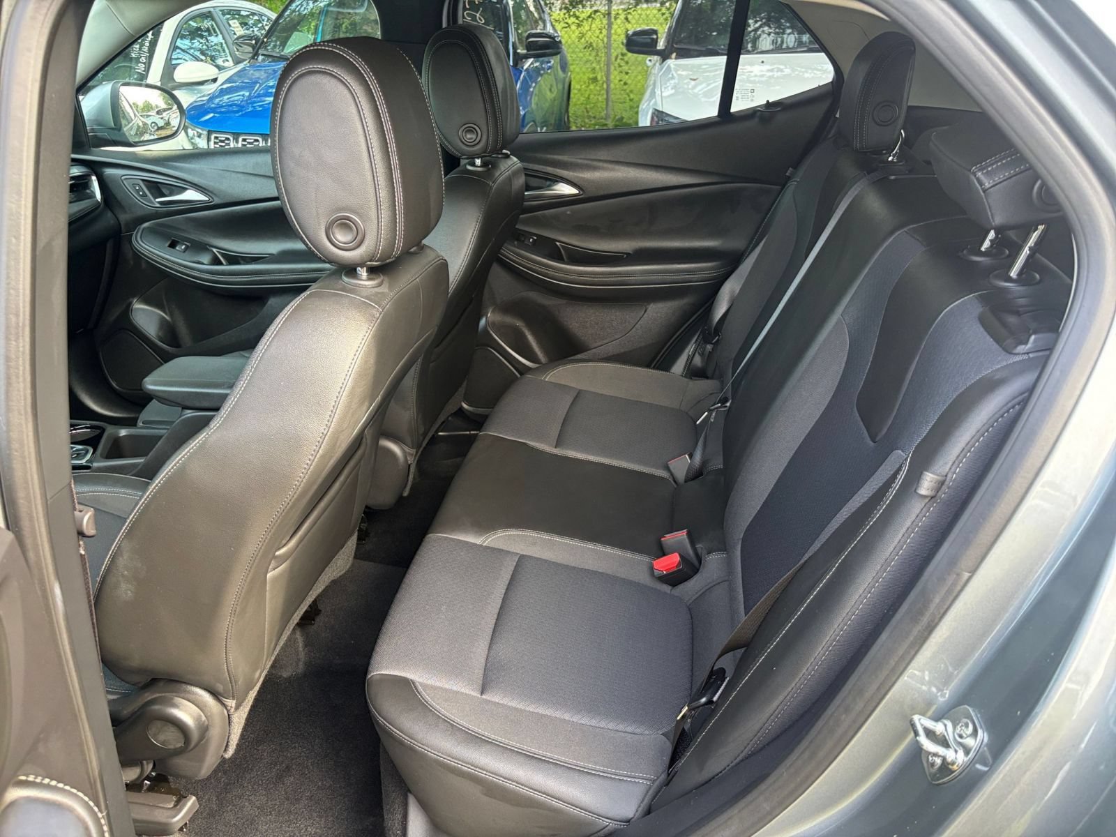 Used 2025 Buick Encore GX Preferred AWD/4WD image 24
