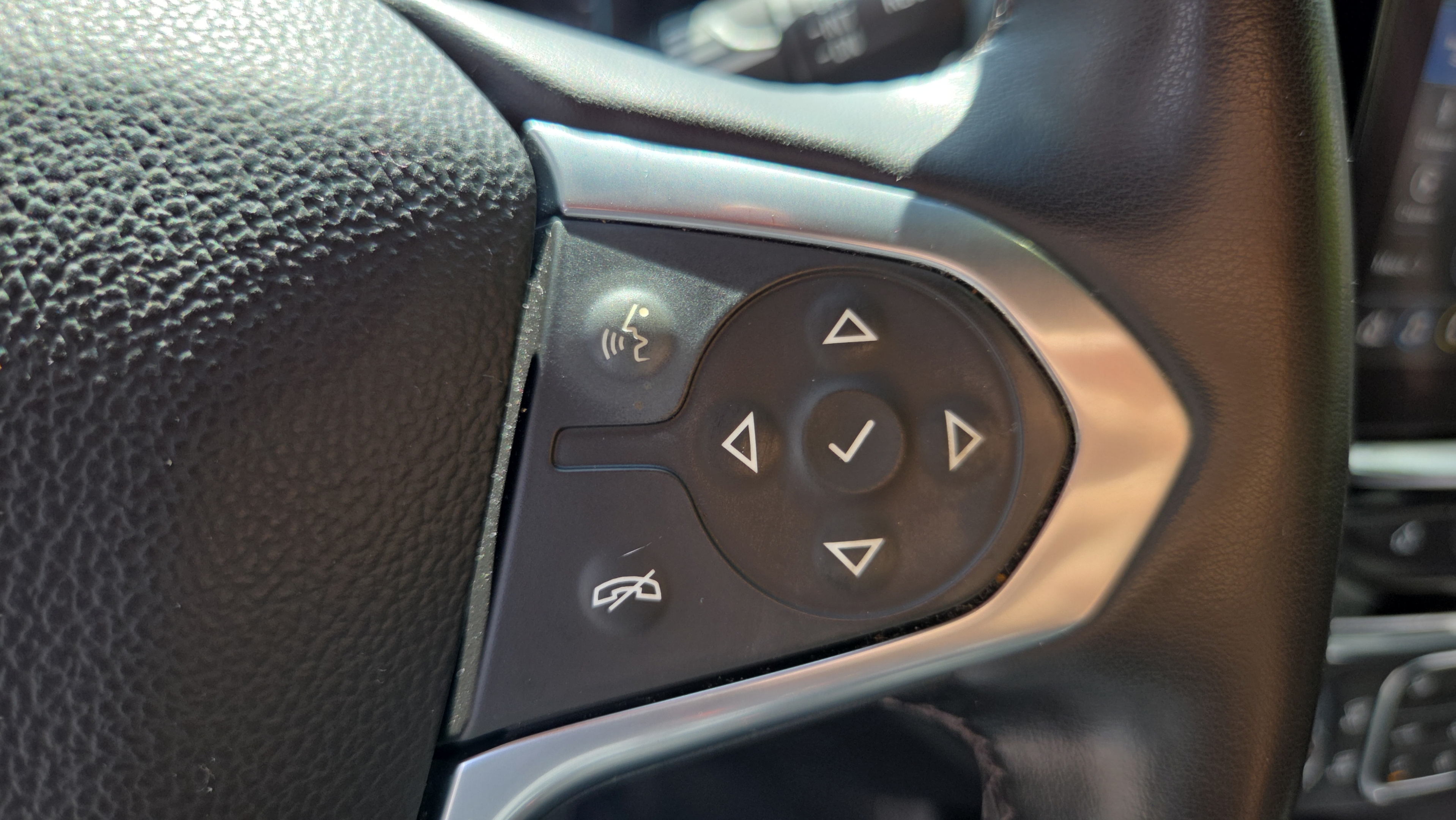 Certified 2023 Chevrolet Traverse LT FWD image 25