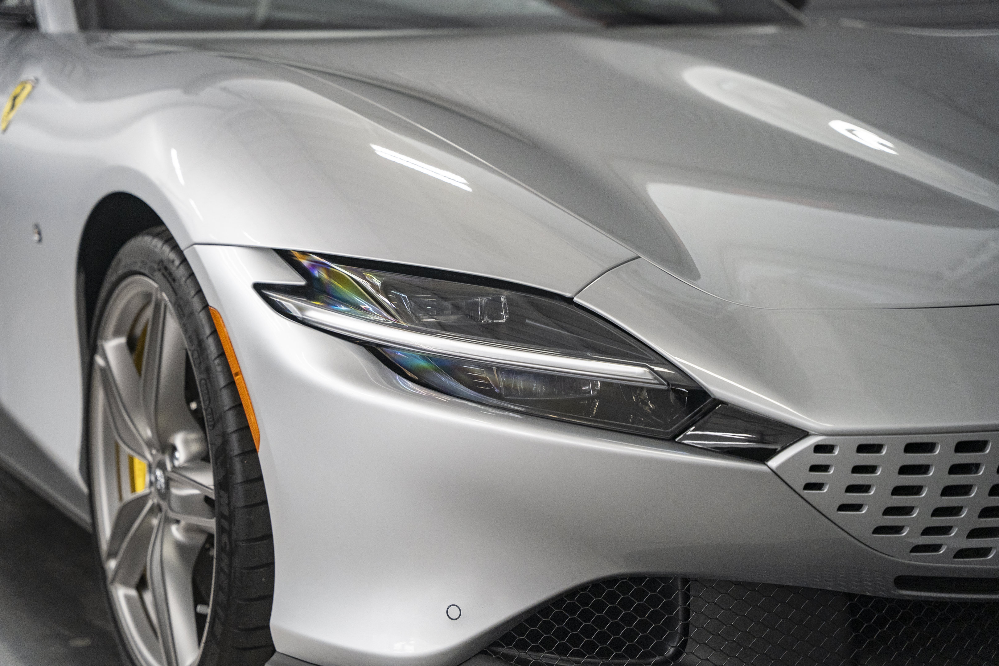Used 2021 Ferrari Roma RWD image 9