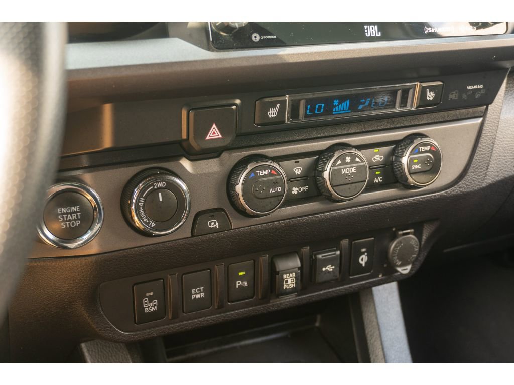 Used 2020 Toyota Tacoma TRD Sport w/ TRD Premium Sport Package AWD/4WD image 25