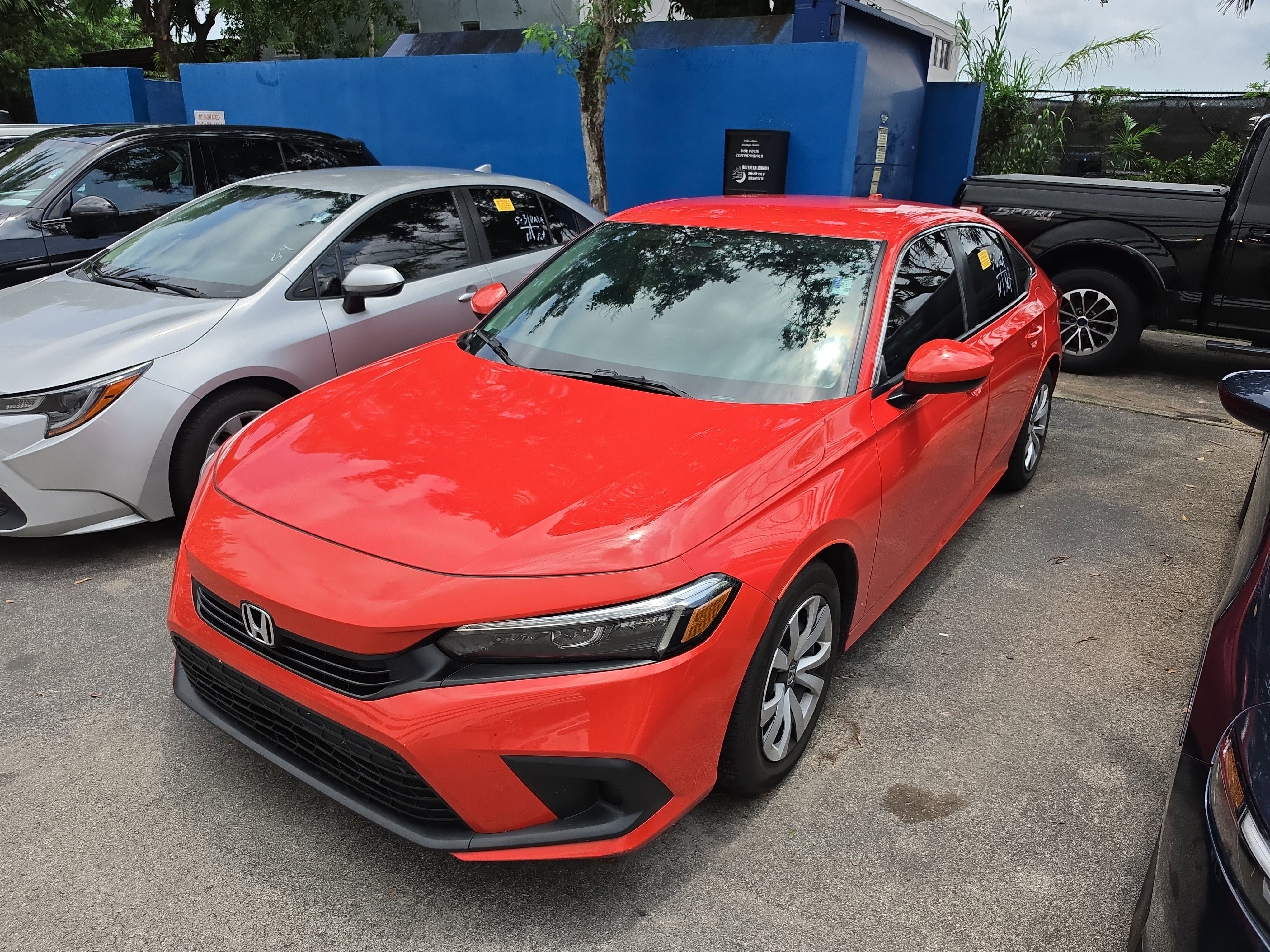 Used 2022 Honda Civic LX image 2