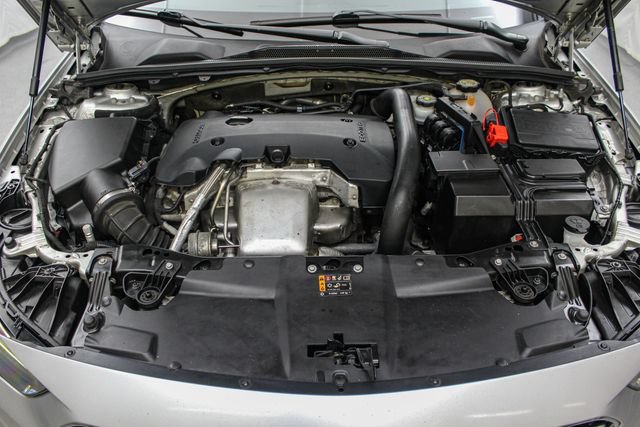 Used 2018 Buick Regal Essence FWD image 16