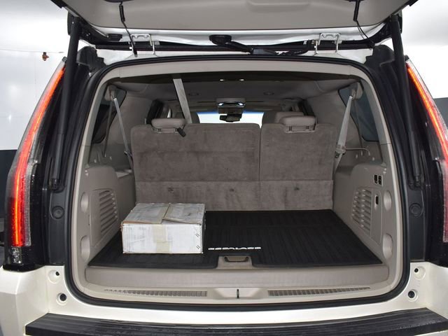 Used 2015 Cadillac Escalade ESV Luxury image 41