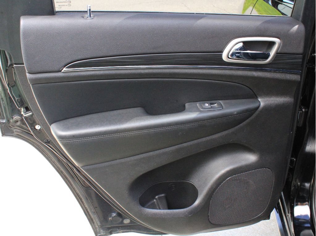 Used 2021 Jeep Grand Cherokee Limited w/ Luxury Group II AWD/4WD image 30