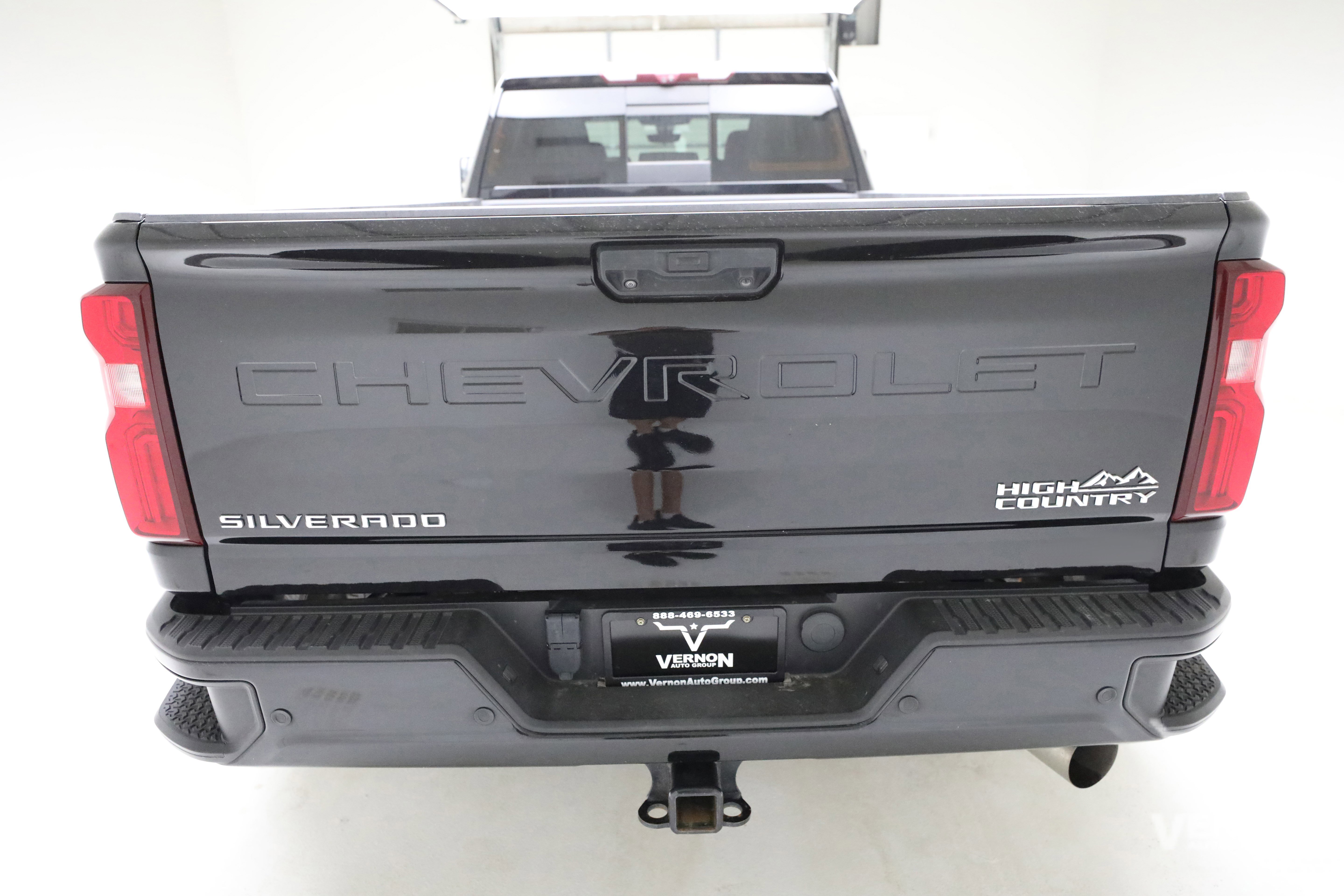 Used 2023 Chevrolet Silverado 3500 High Country w/ LPO, Hitch Package AWD/4WD image 3