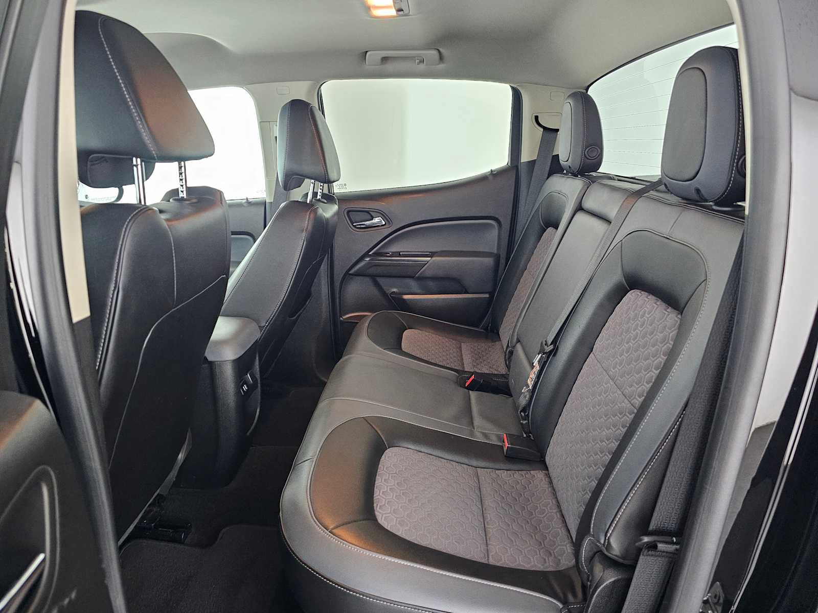 Used 2015 Chevrolet Colorado Z71 image 16