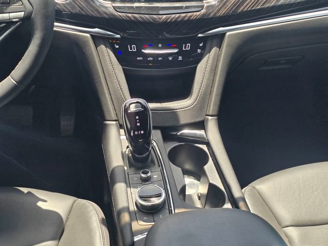Used 2024 Cadillac XT6 Premium Luxury w/ Technology Package FWD image 21
