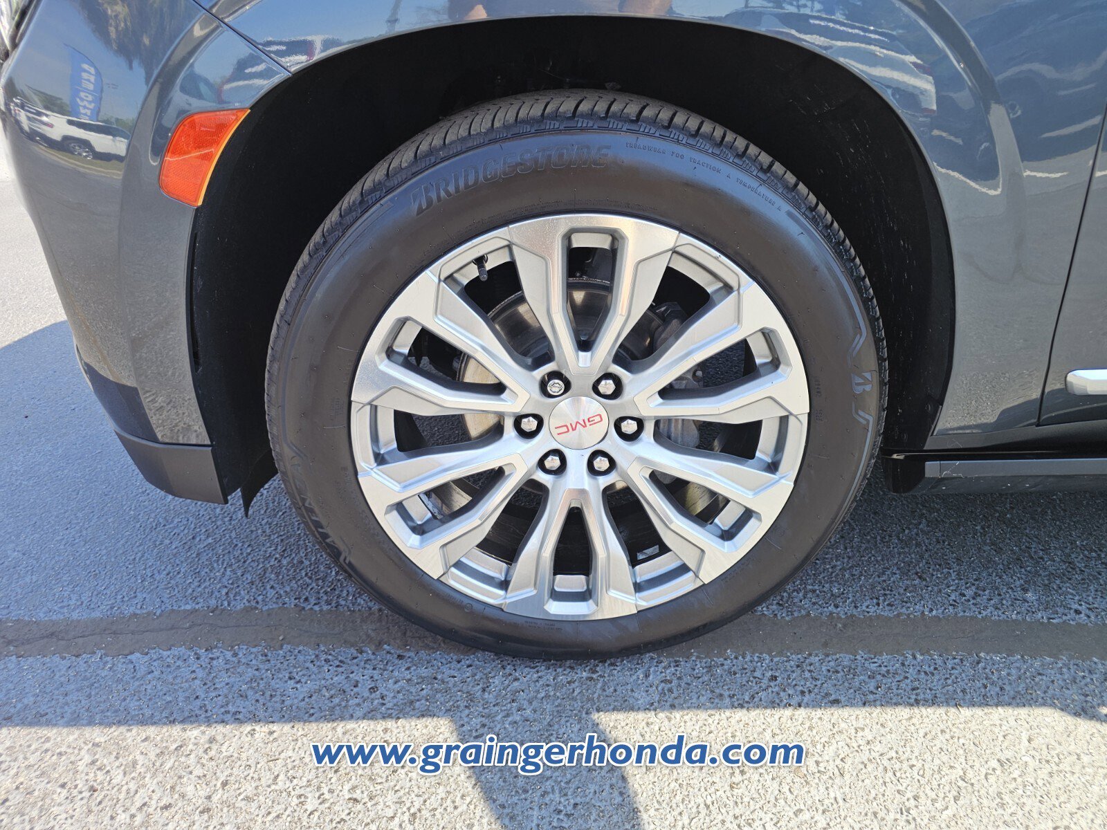 Used 2021 GMC Yukon XL Denali w/ Denali Ultimate Package image 9