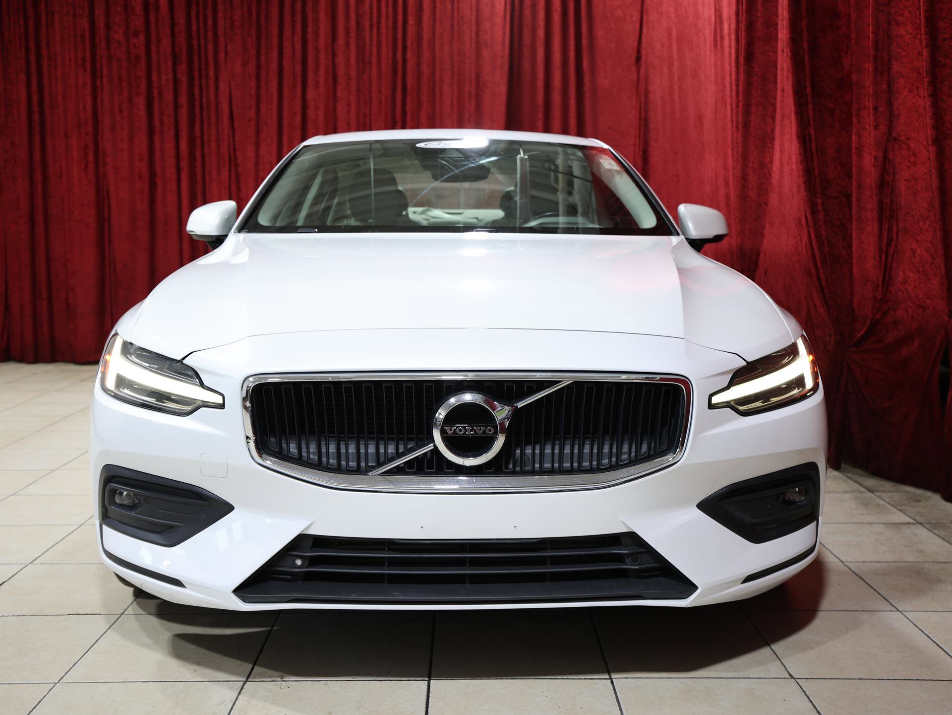 Used 2021 Volvo S60 T5 Momentum FWD image 9