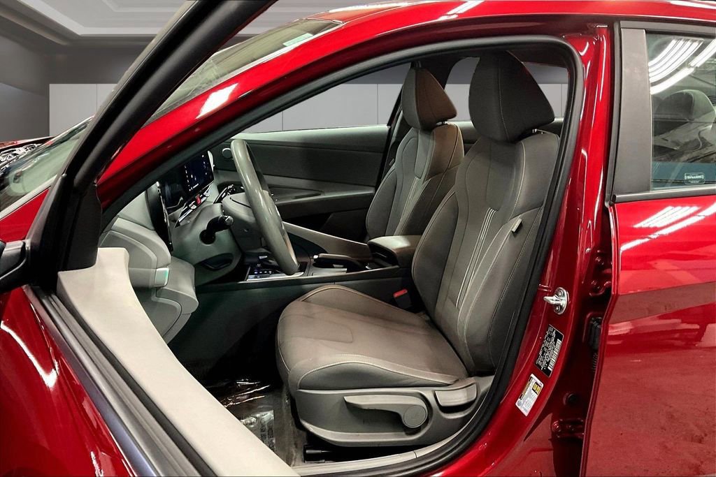Used 2024 Hyundai Elantra SEL image 21