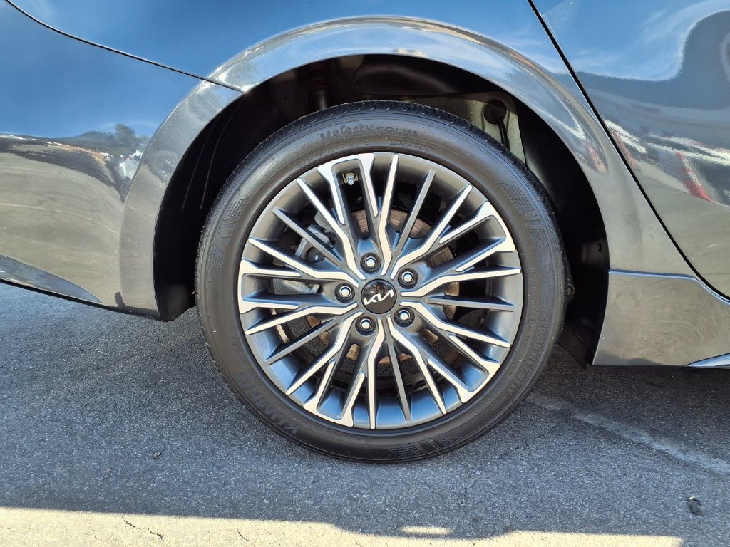Certified 2024 Kia Forte GT-Line FWD image 9