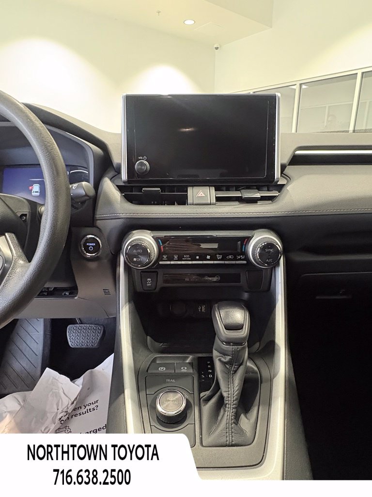 Used 2023 Toyota RAV4 XLE AWD/4WD image 24