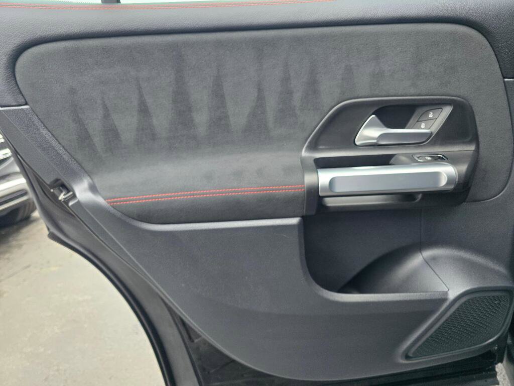 Used 2022 Mercedes-Benz GLB 35 AMG 4MATIC image 20