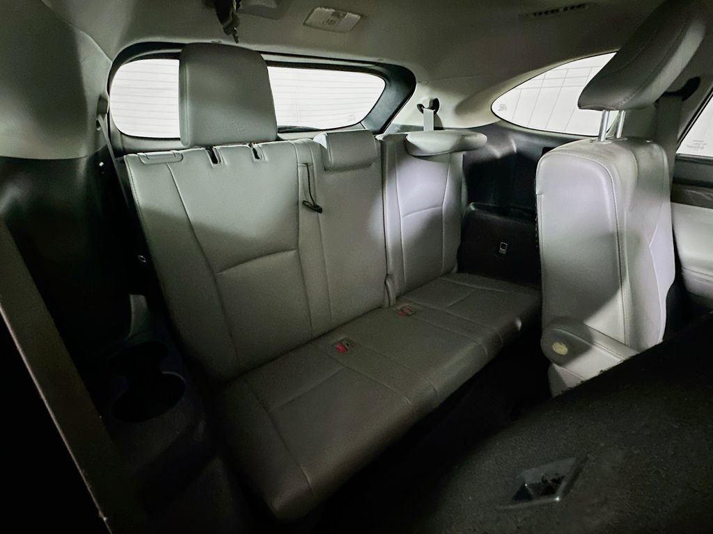Used 2022 Toyota Highlander Platinum image 12