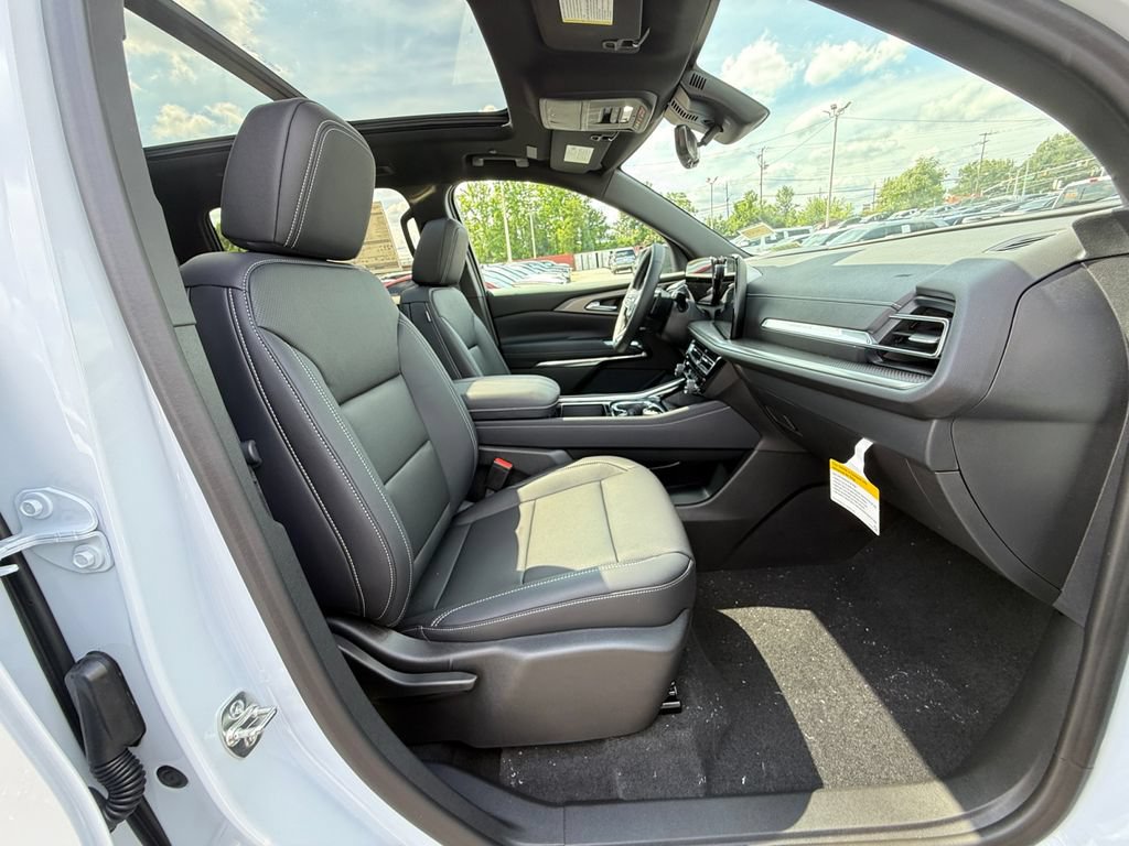 New 2026 Chevrolet Traverse LT w/ Sun and Wheel Package AWD/4WD image 30