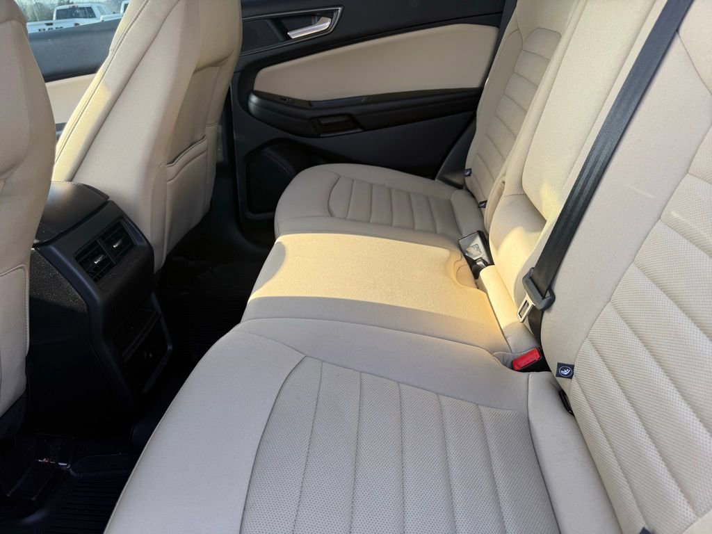 Used 2024 Ford Edge SE image 23