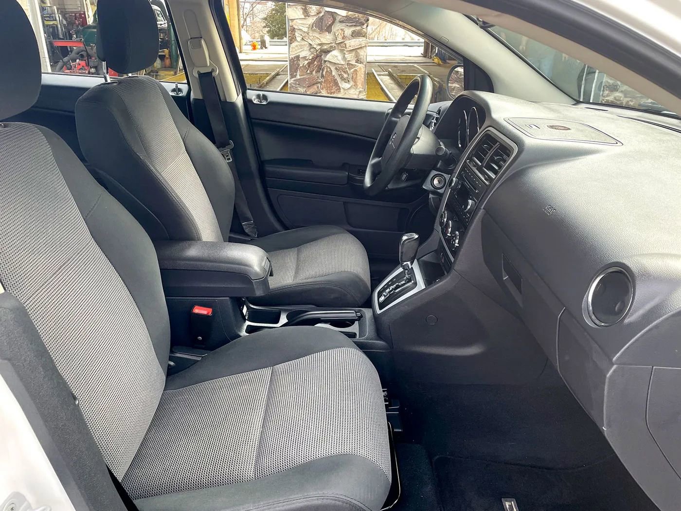 Used 2012 Dodge Caliber SXT image 12